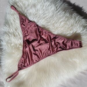 Skims Berry Thong 4X NWT